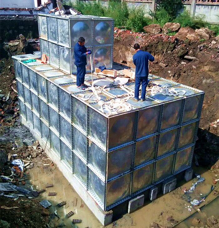 北辰區正在安裝鍍鋅鋼板異形水箱，特殊定制