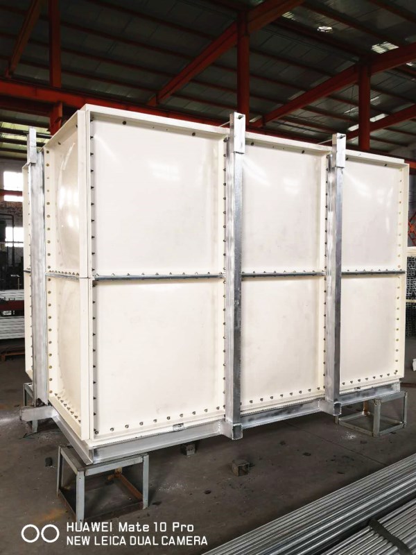 我們運輸玻璃鋼水箱時應該注意哪些問題？